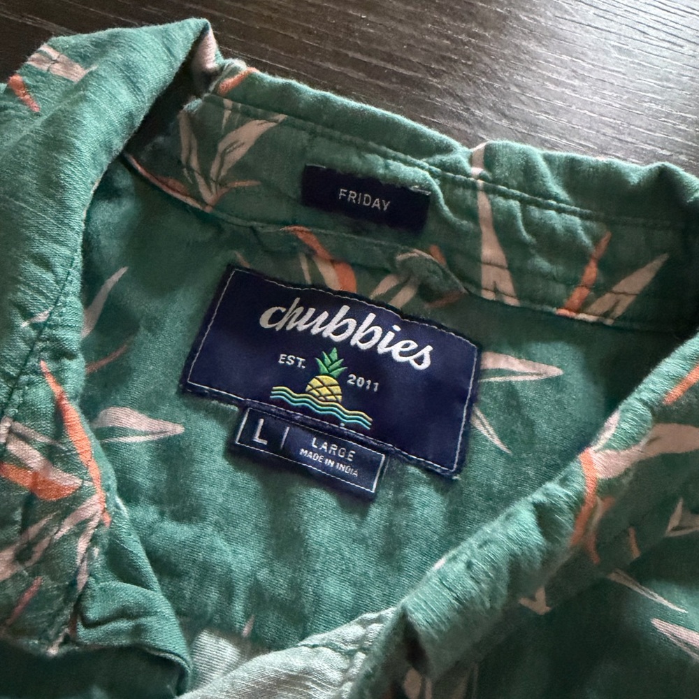 chubbies Green Short-Sleeve Button-Up with Peach Floral Print - Picture 2 of 4